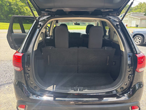 Used 2017 Mitsubishi Outlander ES image 22