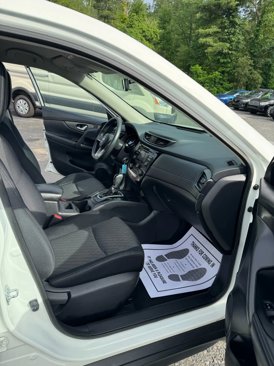 Used 2017 Nissan Rogue S image 26