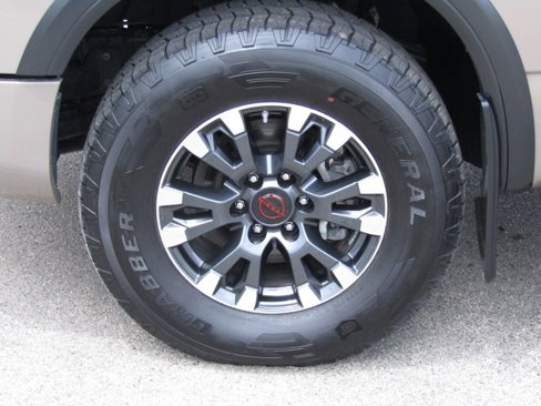 Used 2024 Nissan Titan PRO-4X w/ Pro-4x Utility Package image 4