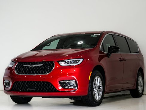 New 2026 Chrysler Pacifica Select image 3