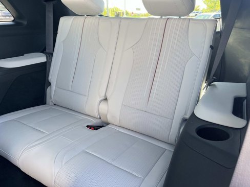 New 2026 Cadillac Vistiq Sport image 19