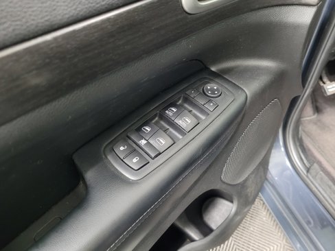 Used 2018 Jeep Grand Cherokee Altitude image 27