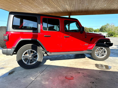 Used 2018 Jeep Wrangler Unlimited Sahara w/ Dual Top Group image 19