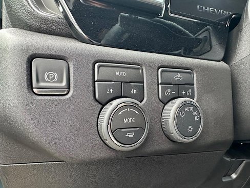 New 2026 Chevrolet Silverado 1500 LT image 17