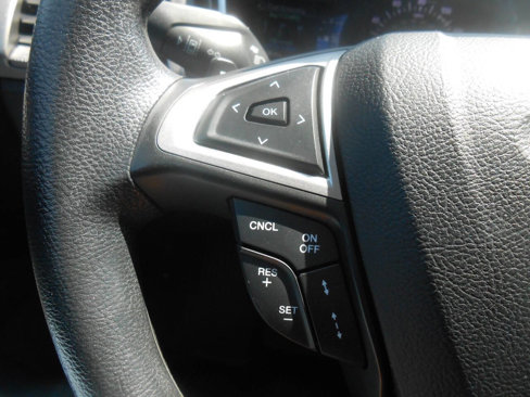 Used 2019 Ford Fusion SE image 17