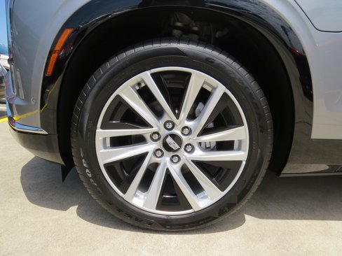 New 2026 Cadillac Vistiq Luxury w/ LPO, Floor Liner Package image 11