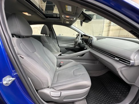 Used 2025 Hyundai Elantra SEL image 9