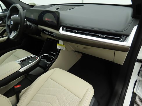 Used 2025 BMW X1 xDrive28i w/ Premium Package image 18