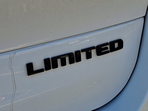 Certified 2023 Jeep Grand Cherokee L Limited w/ Black Appearance Package image 31