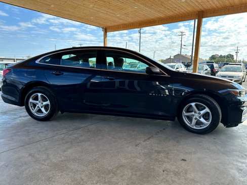 Used 2017 Chevrolet Malibu LS image 19