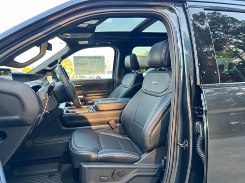 New 2025 Ford Expedition Platinum image 10