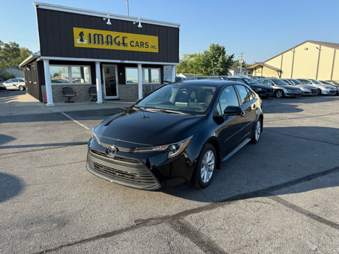 Used 2025 Toyota Corolla LE w/ LE Premium Package image 2