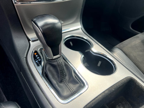 Used 2021 Jeep Grand Cherokee Laredo X image 21