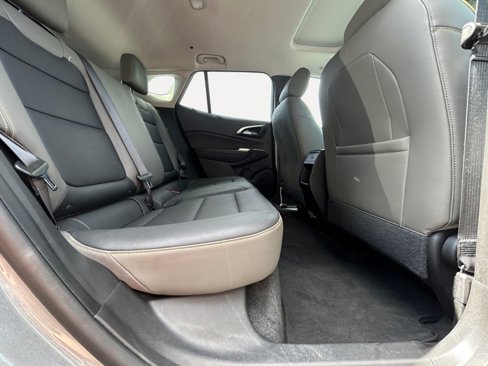 Used 2024 Chevrolet Trax ACTIV w/ Sunroof Package image 11