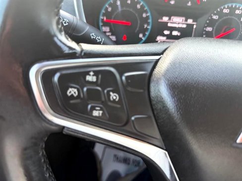 Used 2018 Chevrolet Equinox LT image 19