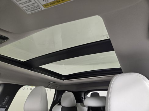 New 2025 Mitsubishi Outlander SE image 22