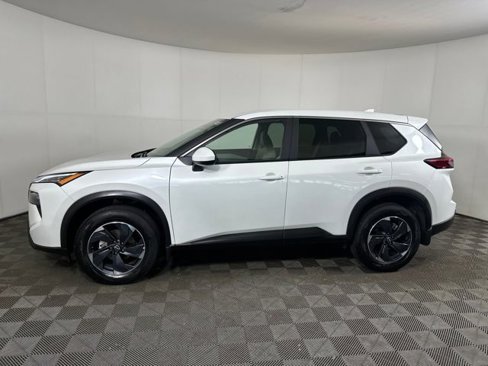 Certified 2025 Nissan Rogue SV image 6