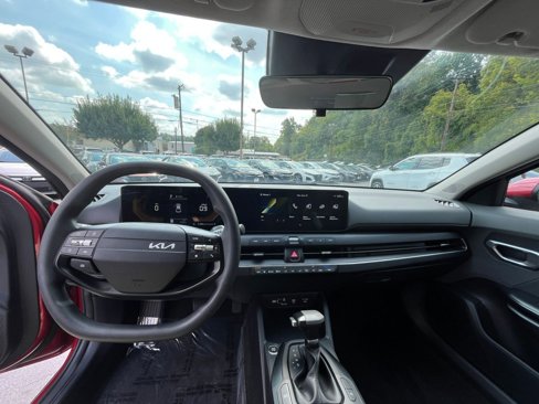 Used 2025 Kia K4 LXS image 29