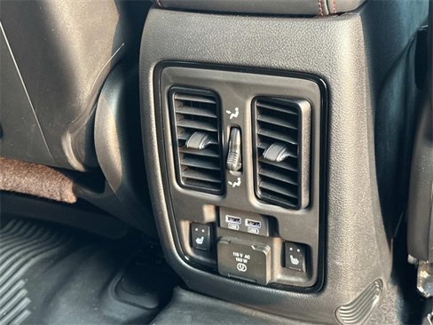 Certified 2024 Dodge Durango R/T w/ Tow 'N Go Package image 9