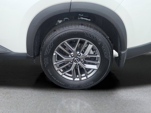 Used 2025 Nissan Rogue S image 21