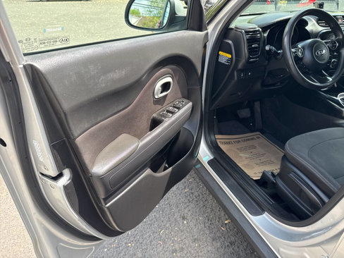 Used 2019 Kia Soul image 11