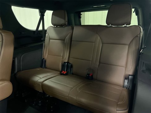 New 2026 Chevrolet Suburban High Country image 30