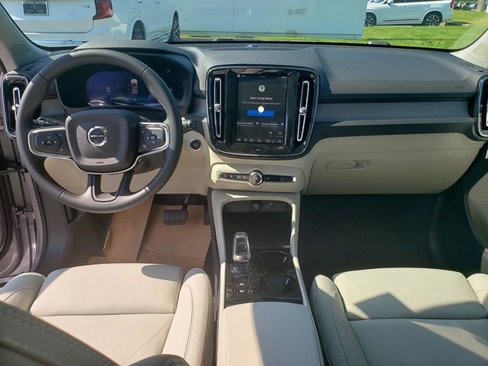 New 2026 Volvo XC40 B5 Ultra w/ Protection Package Premier image 11