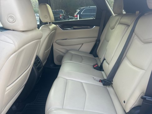 Used 2017 Cadillac XT5 FWD image 18