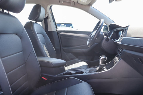 Used 2024 Volkswagen Jetta SE image 17