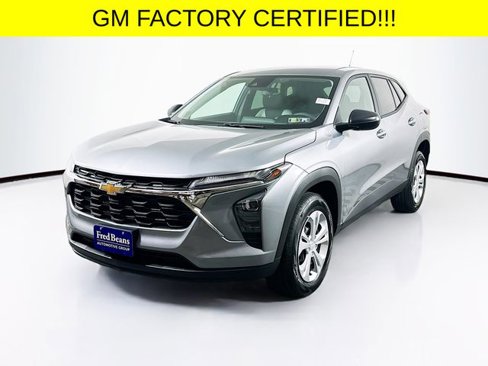 Certified 2025 Chevrolet Trax LS w/ Driver Confidence Package image 3