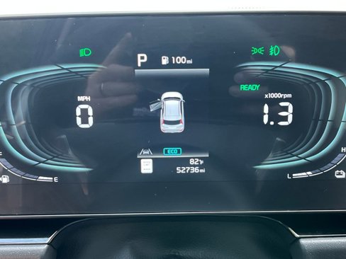 Used 2024 Kia Niro EX Touring image 17