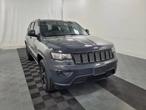 Used 2018 Jeep Grand Cherokee Altitude image 13