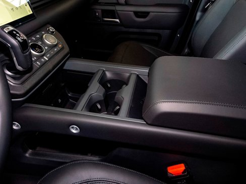 New 2025 Land Rover Defender 110 S image 32