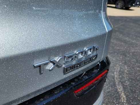 New 2025 Lexus TX 500h AWD image 8