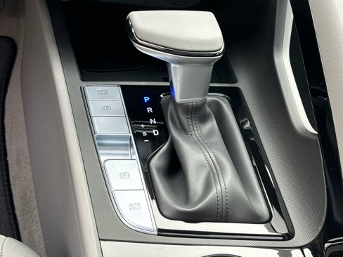 Certified 2025 Hyundai Elantra SEL image 32