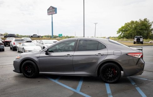 Used 2020 Toyota Camry SE image 18