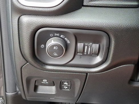Used 2025 RAM 1500 Big Horn image 32
