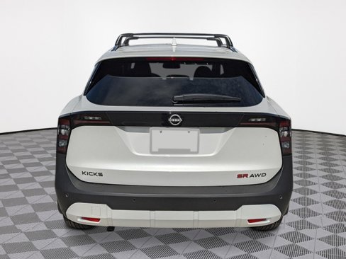 New 2026 Nissan Kicks SR image 4