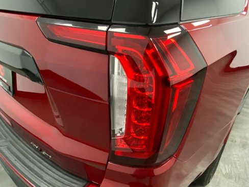 Used 2021 GMC Yukon SLT w/ SLT Premium Package image 13