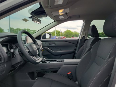 New 2026 Nissan Rogue S image 15