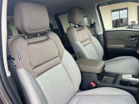 Used 2022 Nissan Frontier SV image 30