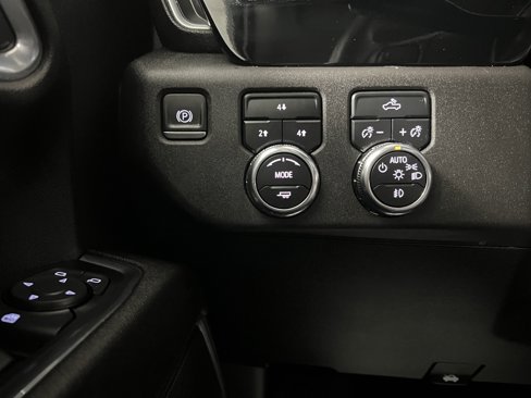 Used 2024 GMC Sierra 3500 SLE w/ SLE Convenience Package image 39