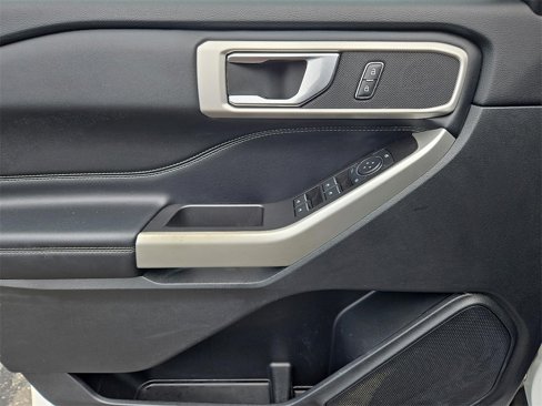 Used 2020 Ford Explorer XLT w/ Equipment Group 202A image 14