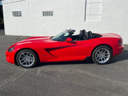 Used 2003 Dodge Viper SRT-10 image 2