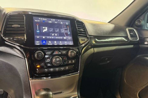 Used 2019 Jeep Grand Cherokee Altitude image 20