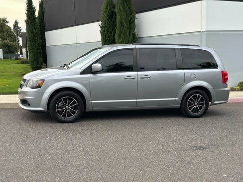 Used 2019 Dodge Grand Caravan SXT w/ Driver Convenience Group image 9