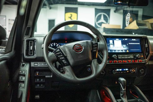 Used 2025 Nissan Frontier PRO-4X image 16