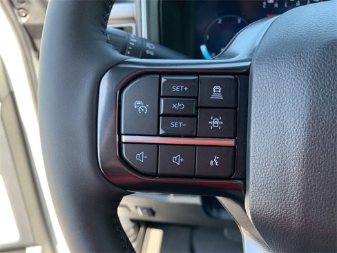 Used 2025 Ford F450 Platinum image 32