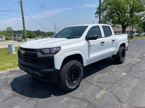 Used 2024 Chevrolet Colorado W/T image 1