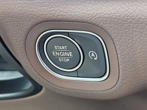 New 2026 Mercedes-Benz GLS 580 4MATIC image 21